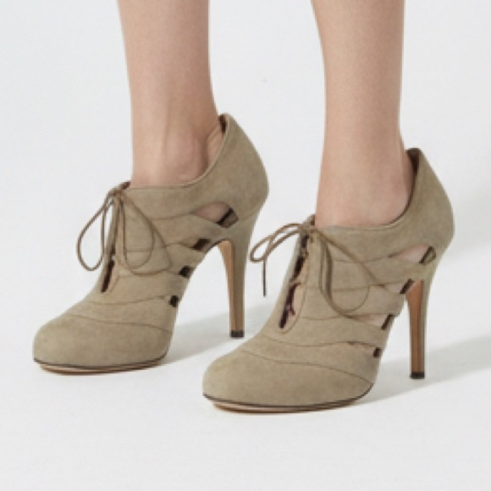 Valentino Vintage Tan Suede Cutout Accent d’Orsay Pump Heels, 6.5 - Picture 2 of 7